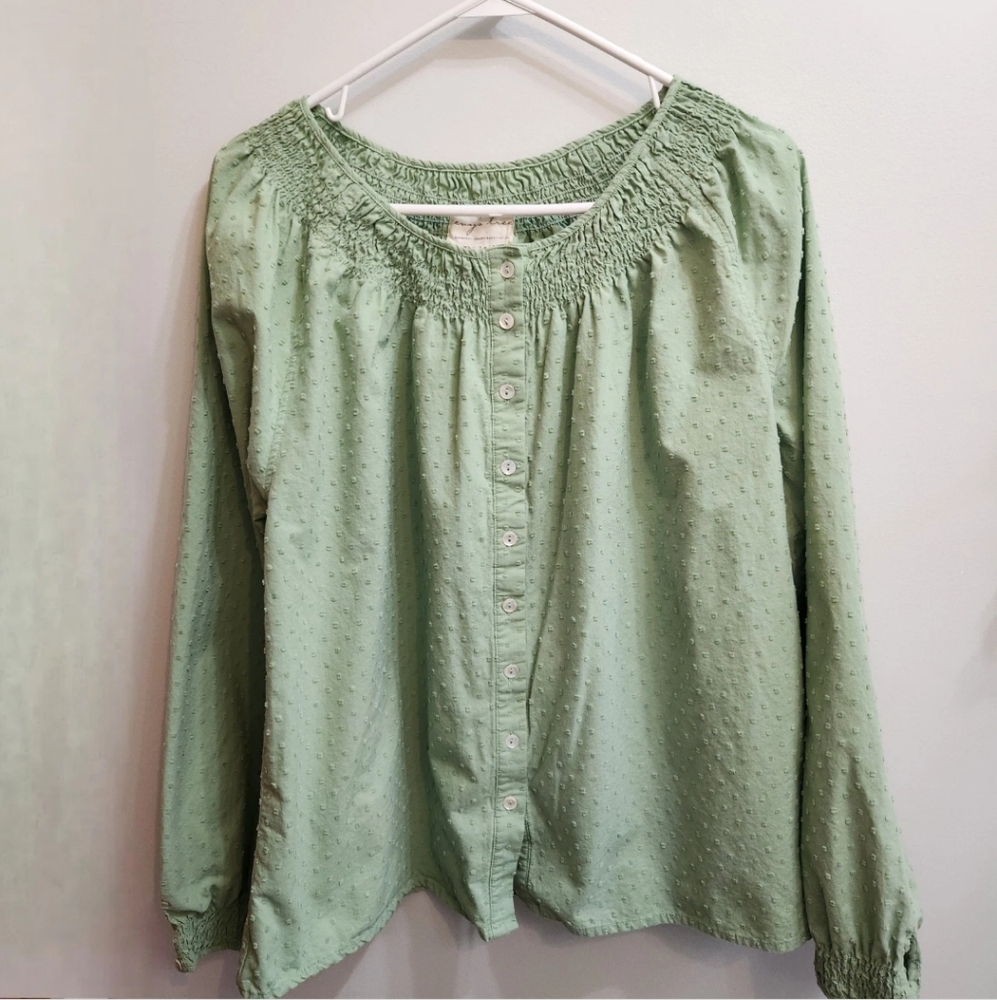 Evy’s Tree The Leilani Top Women's Large in Green Swiss Dots Smocked Neckline